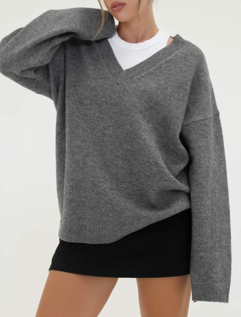 Hunter V-Neck Sweater | Charcoal - Sweaters