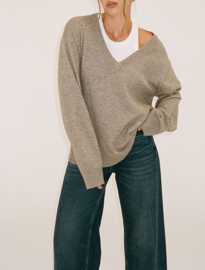 Vail V-Neck Sweater | Mocha Heather - Sweaters