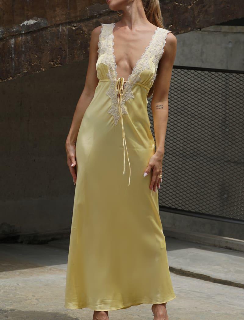 Venice Maxi Dress Banana Rumored